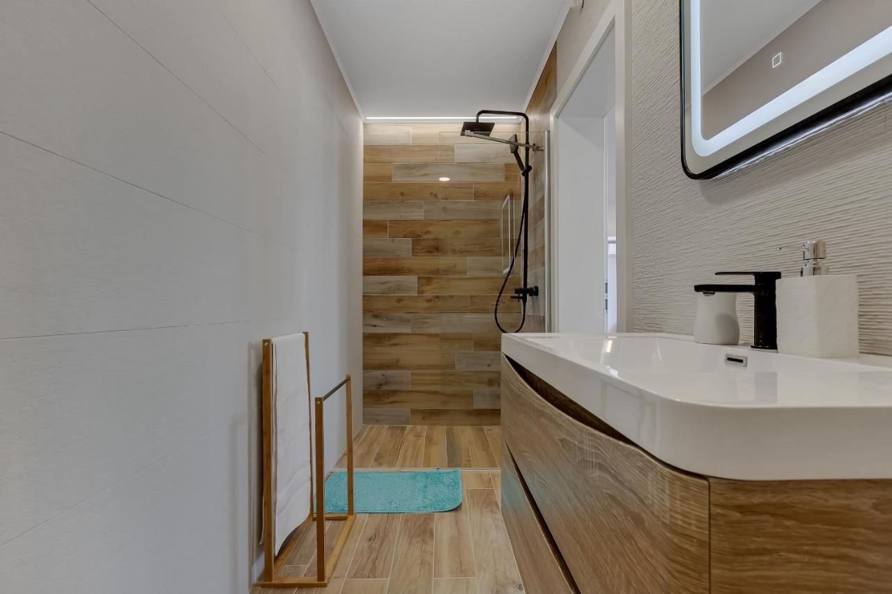 Apartments Rose Baška Voda المظهر الخارجي الصورة
